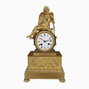 Horloge Néoclassique du 18ème Siècle avec Cupidon