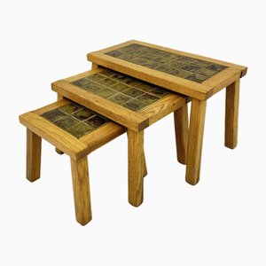 Tavolini ad incastro in ceramica e quercia, anni '70, set di 3