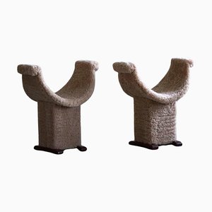Taburetes españoles esculturales de lana de cordero, años 30. Juego de 2