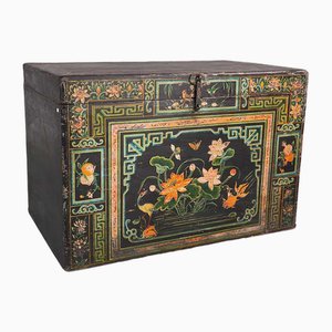 Cajonera de ópera china con dibujos en verde rubí, década de 1900