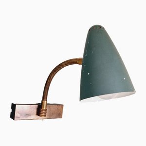 Lampada da parete articolata in ottone e metallo laccato verde, anni '50