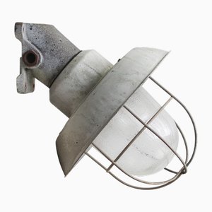 Industrielle Vintage Wandlampe aus grauem Metall & Milchglas