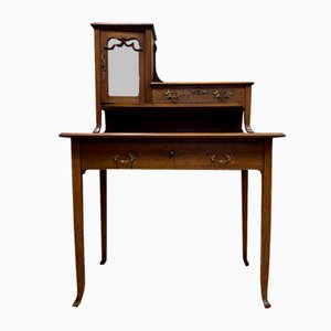 Antiker Schreibtisch aus Nussholz