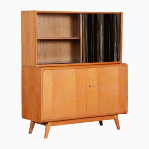 Bohumil Landsman zugeschriebenes Mid-Century Sideboard aus Eschenholz für Jitona Soběslav, 1950er