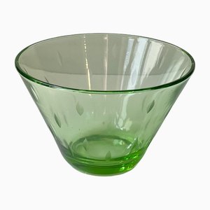 Bol en Verre Vert Uranium avec Flèches par Jacob E. Bang pour Holmegaard, 1930s