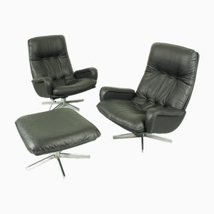 DS231 James Bond Highback Swivel Chairs and Ottoman by de Sede, Switzerland, 1960s, Set of 3