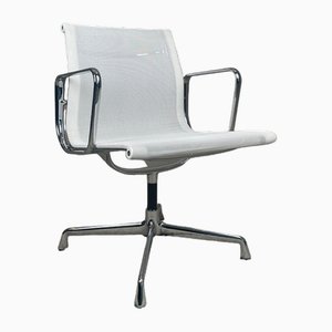 Sedia EA108 con struttura in rete di Charles & Ray Eames per Vitra, 2004