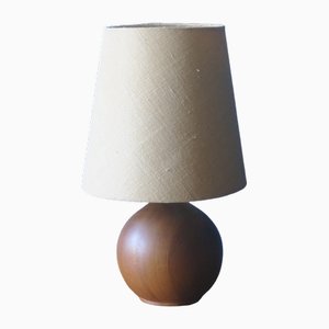 Lámpara de mesa danesa de teca con forma de globo, años 60