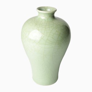 Cracked Glaze Meiping Shape Vase, 1700s