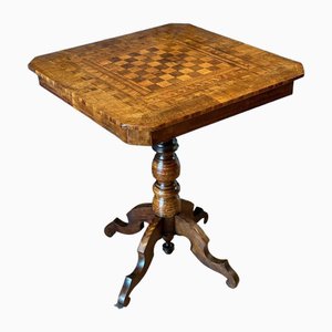 Mesa de ajedrez antigua