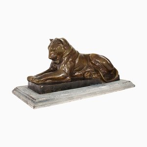 Louis Riche, Sculpture Antique de Lionne, Début du 20ème Siècle, Bronze