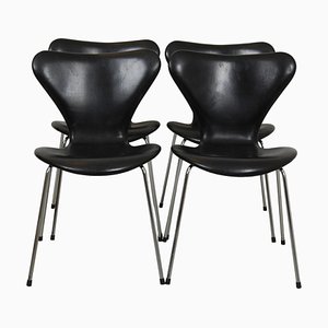 Chaises en Cuir Noir par Arne Jacobsen, 1990s, Set de 4