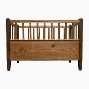 Lit Bébé Antique en Bois Résineux, 1900