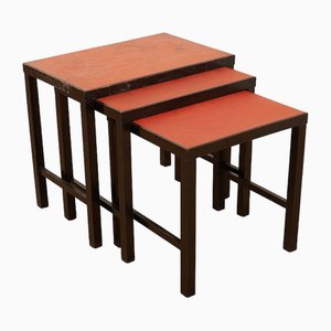 Tables Gigognes avec Structure en Bois Peint en Noir & Plateaux en Linoléum Rouge, Set de 3