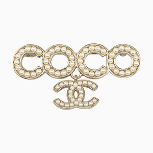 Broche Coco de perlas sintéticas de Chanel