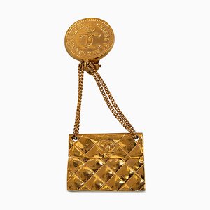 Gesteppte Flap Bag CC Brooch von Chanel