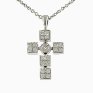 Collana Lucia con croce latina e diamanti di Bvlgari