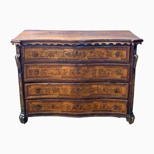 Walnut Chest of Drawers with Maple Thread, 18th Century