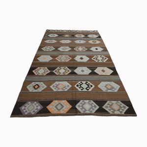 Alfombra Kilim turca marrón, años 60