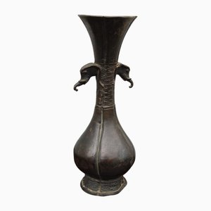 Antike japanische Vase aus Bronze mit Elefanten, 1700