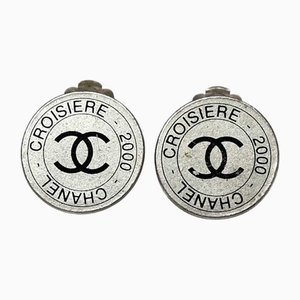 Orecchini con placca rotonda 00 C Coco Mark in metallo nero e argento di Chanel, set di 2