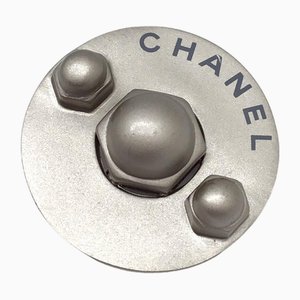 Silberne Brosche mit Nuss-Motiv 99P von Chanel