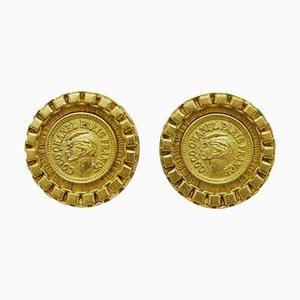 Orecchini Coco 95P a forma di moneta in oro con profilo rotondo di Chanel, set di 2