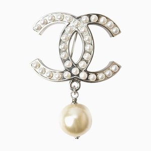 CHANEL broche aquí marca diamantes de imitación perla plateada
