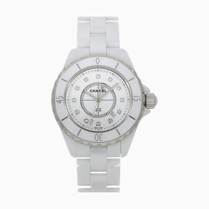 Reloj J12 de cerámica blanca y diamantes de Chanel