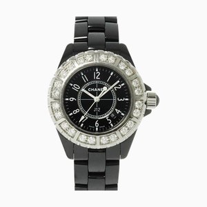 Reloj para mujer grande con bisel de diamantes de Chanel
