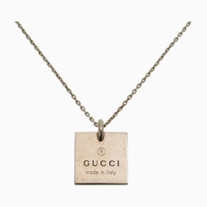 Collana in argento con placca quadrata di Gucci
