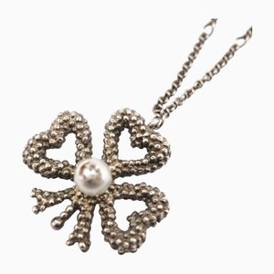 Collana di perle finte trifoglio in argento di Gucci