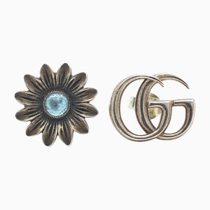 Orecchini a bottone GG Marmont con pietre colorate a fiori di Gucci, set di 2