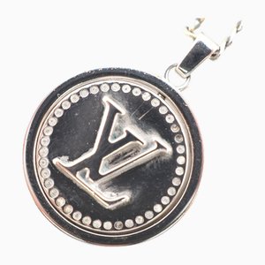 Collana LV Catch con ciondolo in argento di Louis Vuitton