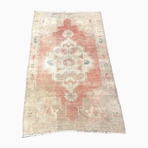 Kleiner türkischer Vintage Wollteppich, 1960er