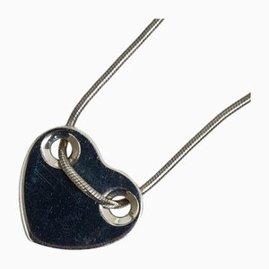 Collar con placa de corazón y cadena de serpiente en plata de Tiffany & Co.