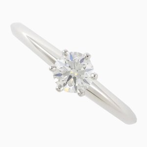 Solitaire Ring mit Diamant von Tiffany & Co.