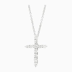 Collar con cruz pequeño en platino de Tiffany & Co.