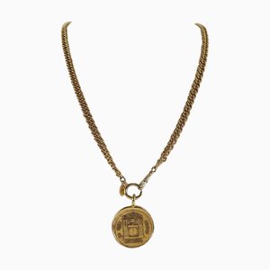 Goldene Halskette von Chanel