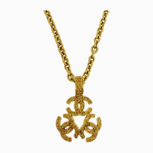 Collar triple CC de oro de Chanel