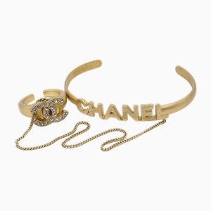 Bracciale rigido e anello in oro di Chanel