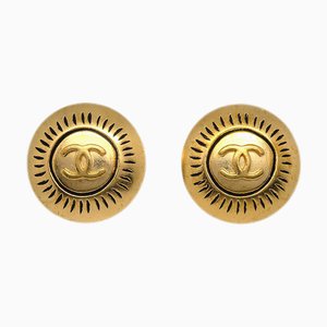 Pendientes Chanel Botón de oro con clip 96C 121490. Juego de 2