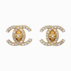 Pendientes CC Turnlock de diamantes de imitación de Chanel, 1996. Juego de 2