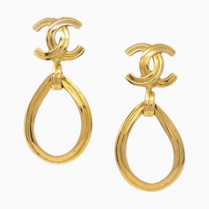 Pendientes de aro Chanel colgantes de oro con clip 96P 122677. Juego de 2
