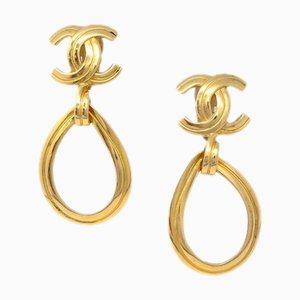 Pendientes de aro Chanel colgantes de oro con clip 96P 112946. Juego de 2