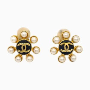 Pendientes Chanel con clip de perlas artificiales de oro 95A 29497. Juego de 2