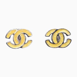 Beigefarbene Piercing Ohrringe von Chanel, 2 . Set