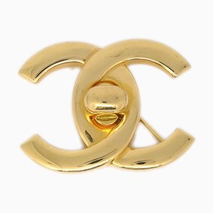 Große CC Turnlock Brosche von Chanel, 1996