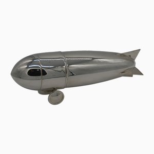 Versilberter Zeppelin Shaker