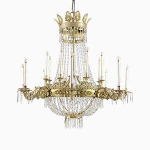 Lámpara de araña italiana Empire grande dorada con 16 cristales luminosos, década de 1780